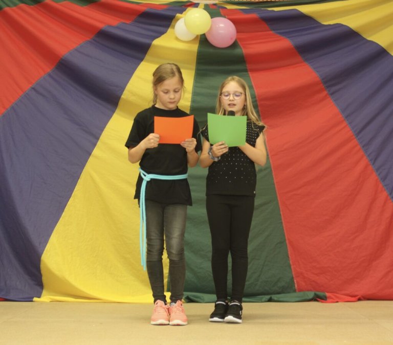 Grossansicht in neuem Fenster: 12.05.2023: Manege frei beim Schulfest Grossansicht in neuem Fenster: 12.05.2023: Manege frei beim Schulfest