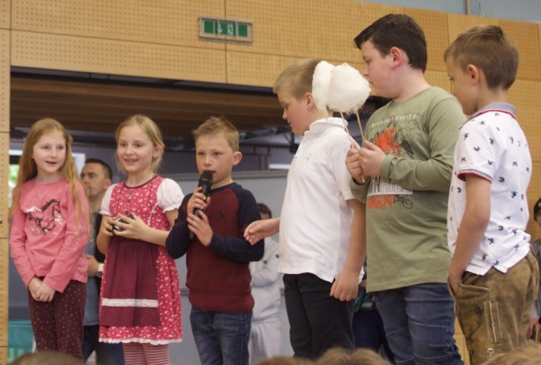 Grossansicht in neuem Fenster: 12.05.2023: Manege frei beim Schulfest Grossansicht in neuem Fenster: 12.05.2023: Manege frei beim Schulfest