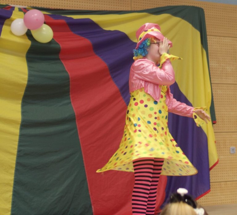 Grossansicht in neuem Fenster: 12.05.2023: Manege frei beim Schulfest Grossansicht in neuem Fenster: 12.05.2023: Manege frei beim Schulfest